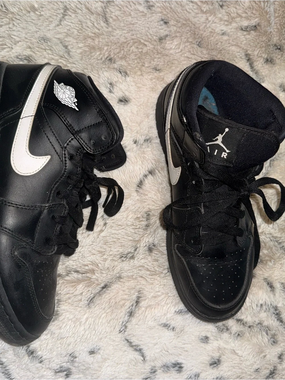 Nike Air Jordan 1 Mid 'Speckle' (Black/White/White) Style Code: 554724-049